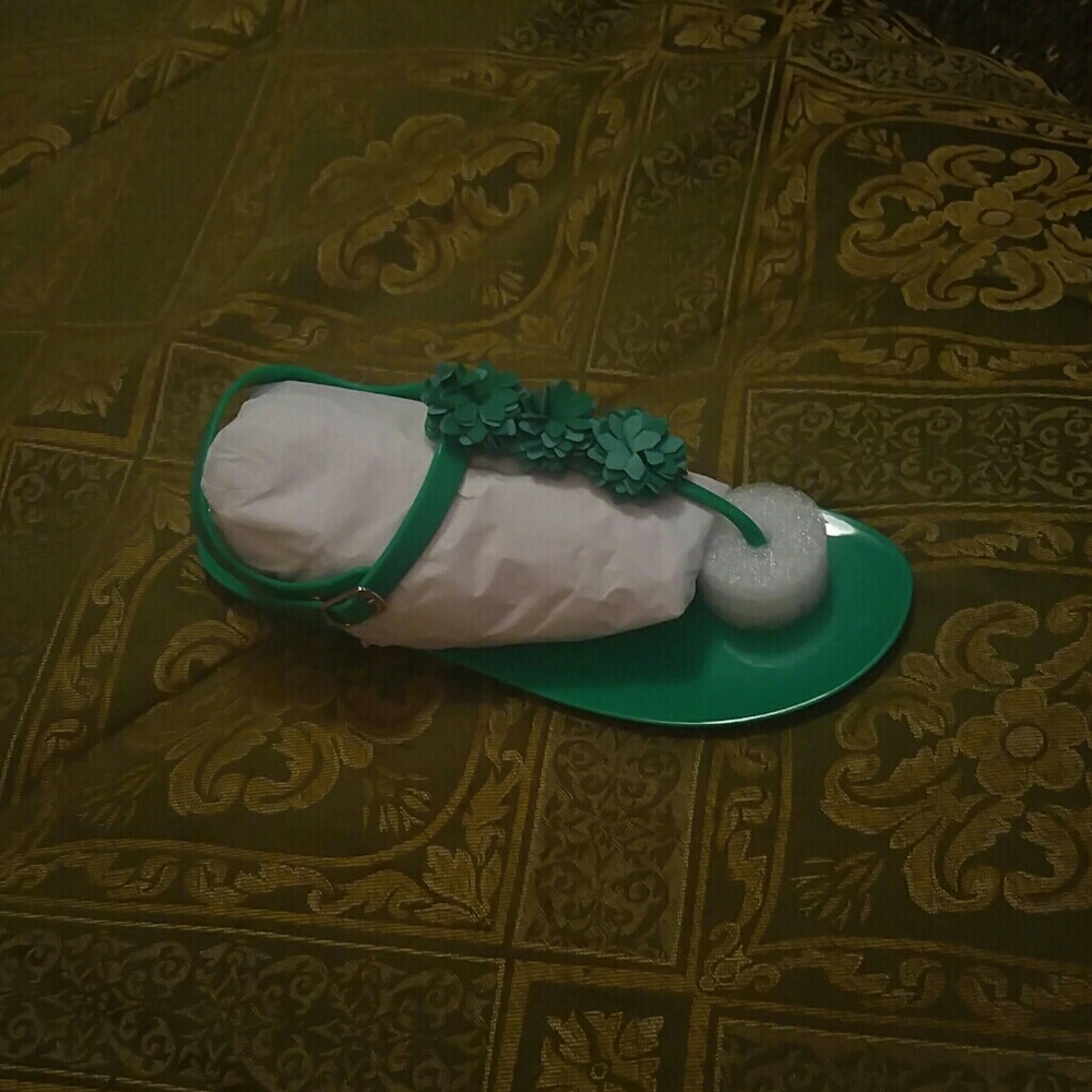 Sandals Crown & Ivy new